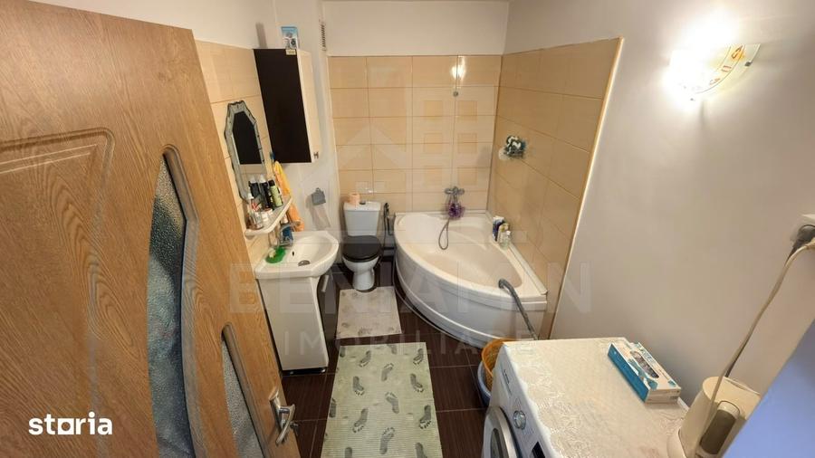 Casă cu 6 camere cu Teren 209 Mp în Central