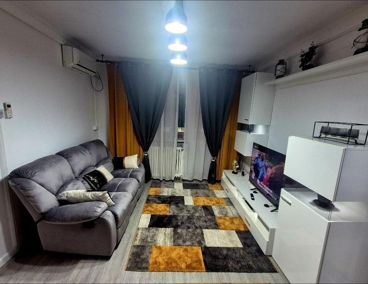 Apartament cu 2 camere semidecomandat în Podu Roș
