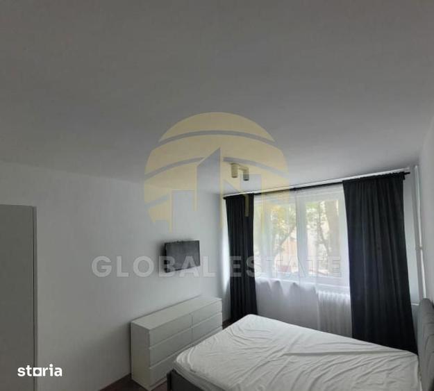 Apartament cu 3 camere decomandat în Berceni
