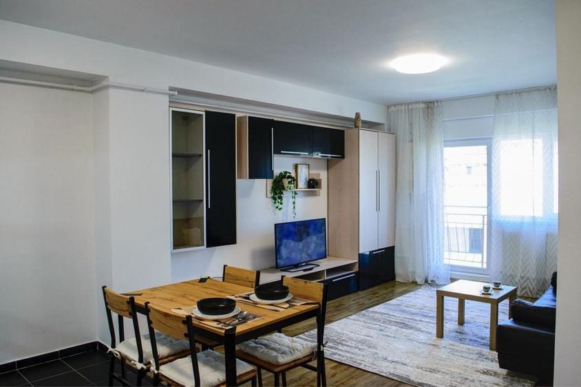 Apartament cu 2 camere semidecomandat în Roșu