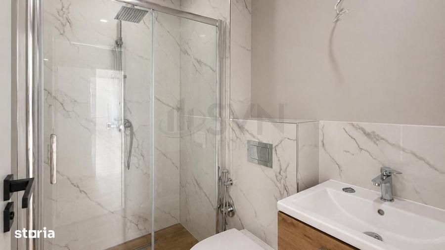 Apartament cu 3 camere decomandat în Sisești