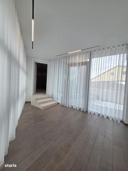 Vila cu arhitectura futurista si design avangardist la Cheie - 10