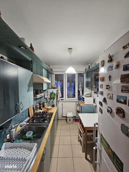 Apartament 3 camere decomandat, etajul 2,centrala termica proprie - 1