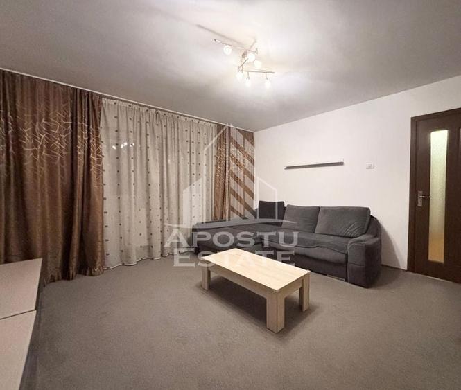 Apartament cu 3 camere, Decomandat, Centrala Proprie, zona Sagului - 2