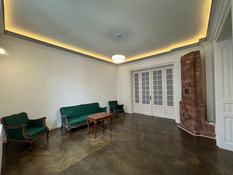 Etaj intreg, 5 camere in VILA INTERBELICA 180 mp, renovat - 2