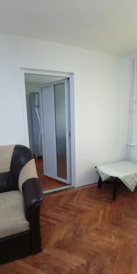 Inchiriez apartament 2 camere 1100 Ron - 1