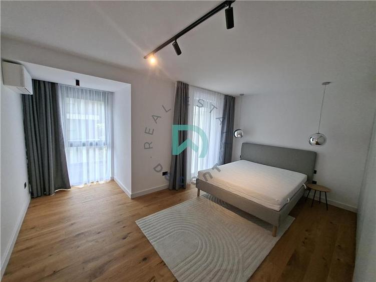 Apartament cu 4 camere decomandat în Drumul Poienii