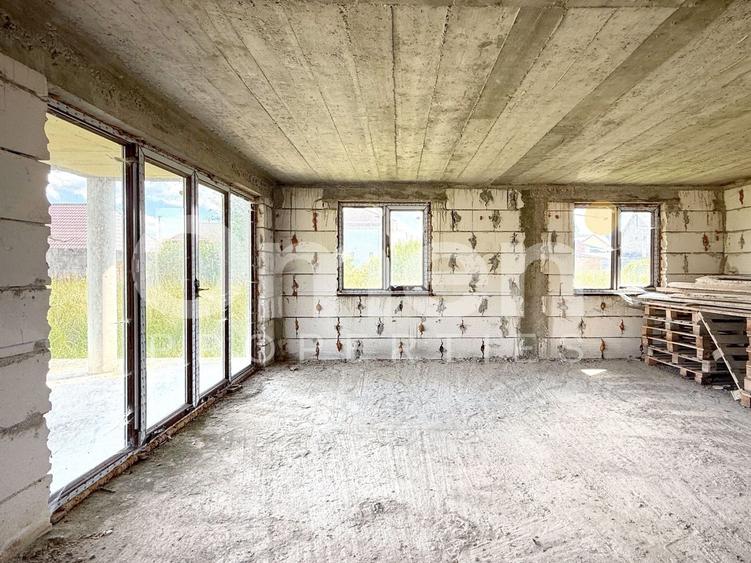 Casă cu potențial imens P+M, teren 7,91 ari, zonă liniștită, Ocna Șugatag. - 2