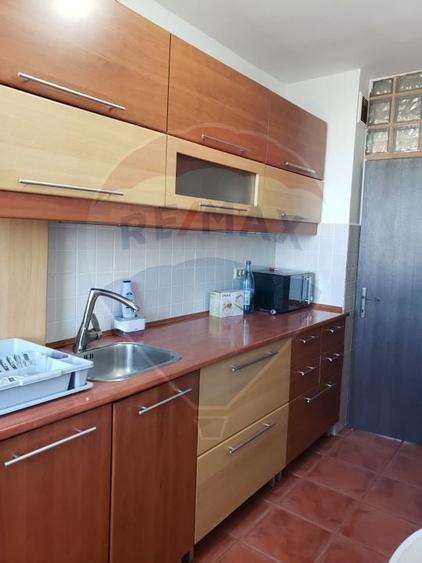 Apartament cu 3 camere in zona Polivalenta - 5