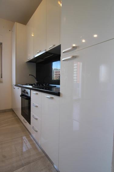 Direct proprietar vand apartament 2 camere,38 mp,bloc Europa 1,et 2,complet mobi - 3