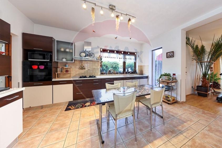 Casa superba -  teren 800mp - 4