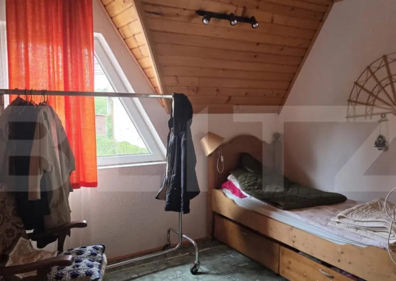 Casa 5 camere , 300 mp; Teren - 2000 mp . Viile Satu Mare - 6