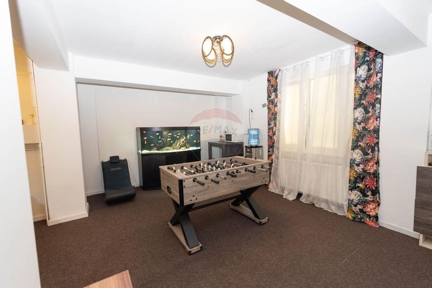 Vila cu curte de inchiriat- sector 1 - 4