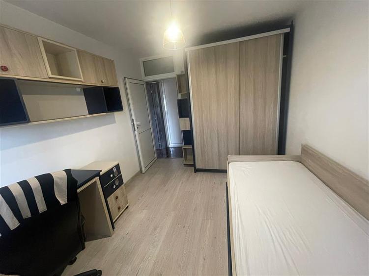 Apartament 3 camere - RENOVAT- Iași, Nicolina, zona PECO MOL - 1