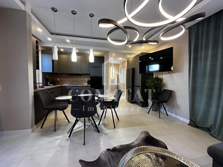 Duplex cu 4 camere cu Canalizare în Florești