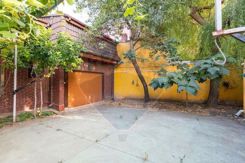 Casa 5 camere + spatiu comercial  zona centrala - 12