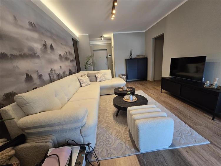 Apartament cu 3 camere, Bloc Nou, Etaj Intermediar, zona Universitatii, 3c-4379 - 1