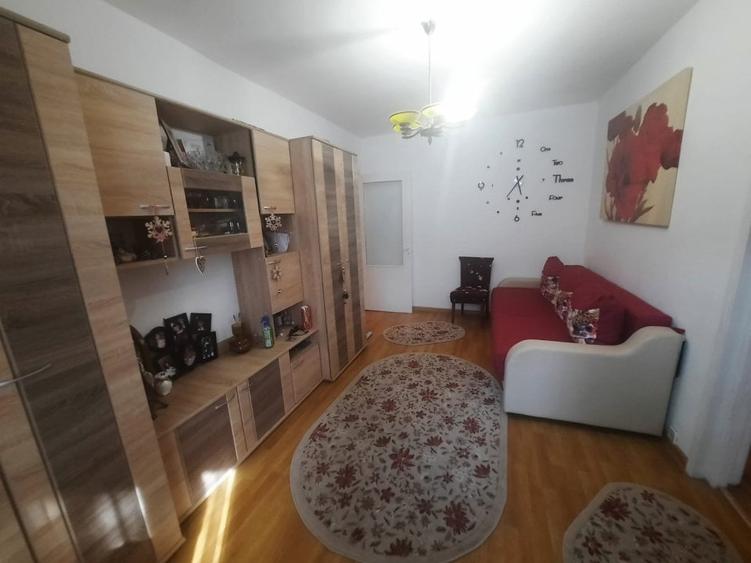 Apartament 2 camere, etajul 2/4, zona Alexandru cel Bun - 3