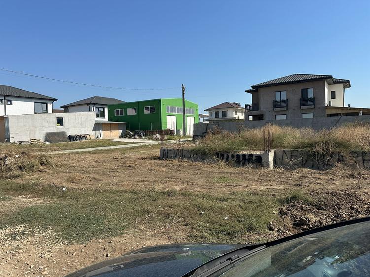 TEREN CU PRIOECT P+1E 420 mp  - LAZU - 2