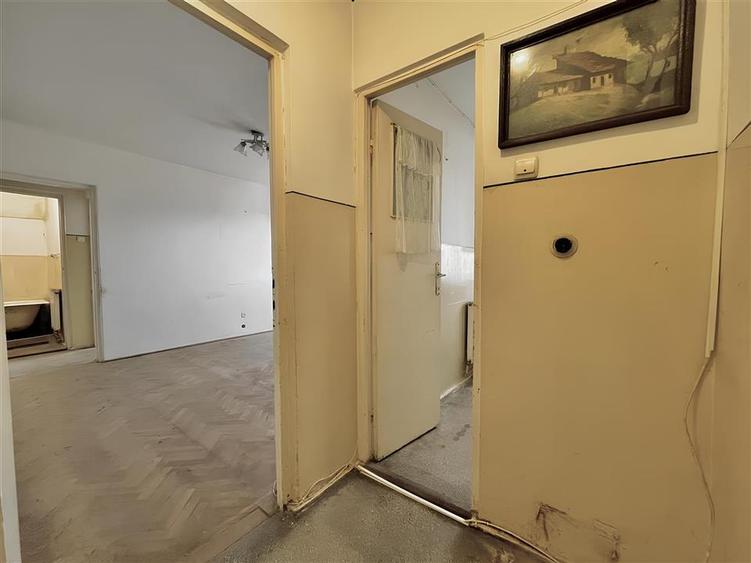 Apartament 2 Camere zona Florilor de renovat la ultimul etaj - 6