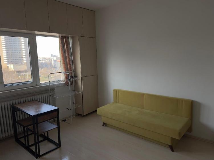 Garsonieră de inchiriat ultra-central, la 1 minut de metrou universitate - 1