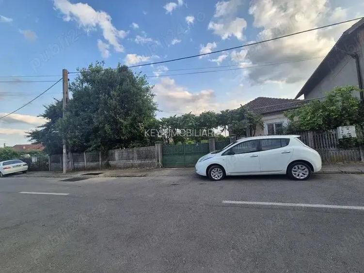 Teren + Casa de Vanzare Targu Jiu, Str. Meteor Teren + Casa de Vanzare Targu Jiu, Str. Meteor