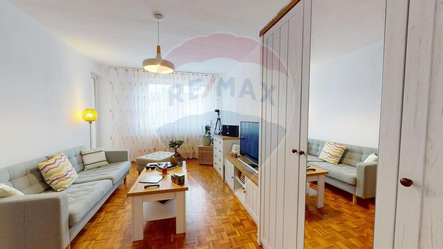 Inchiriere apartament 3 camere str. Hategului 2, Strand - 1