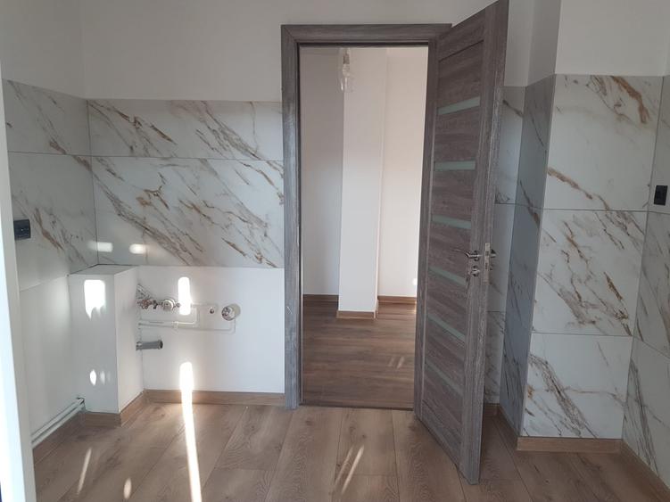 Apartament doua camere, decomandat, etaj 4, cu sarpanta, renovat modern, stradal - 6