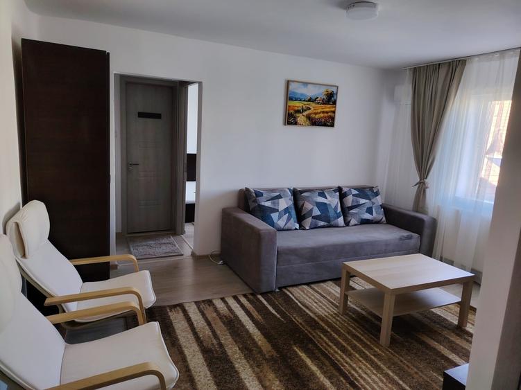 Apartament cu 2 camere semidecomandat în Micro 6