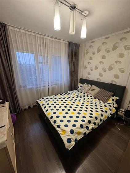 Apartament cu 3 camere decomandat, mobilat în Mircea cel Bătrân