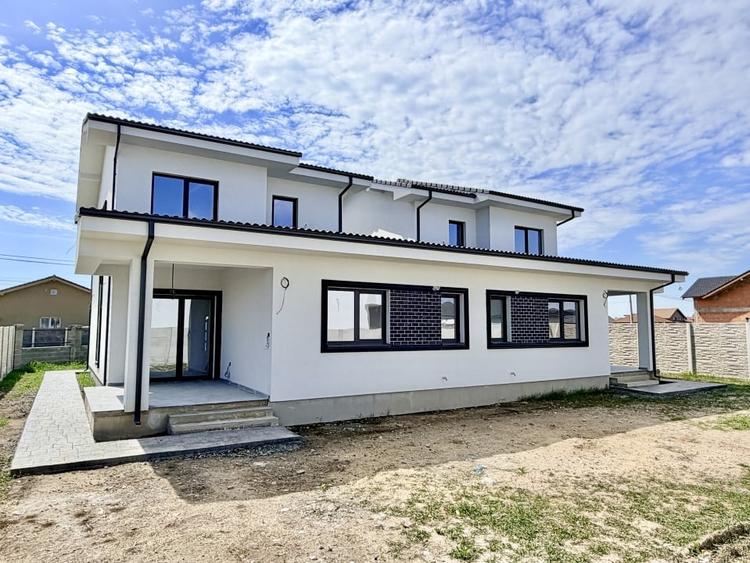 Duplex despartit prin camera tehnica - 4 camere - Mosnita - 1