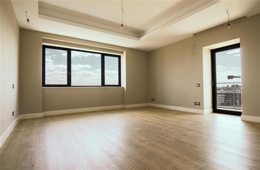 Apartament cu 5 camere decomandat în Herăstrău