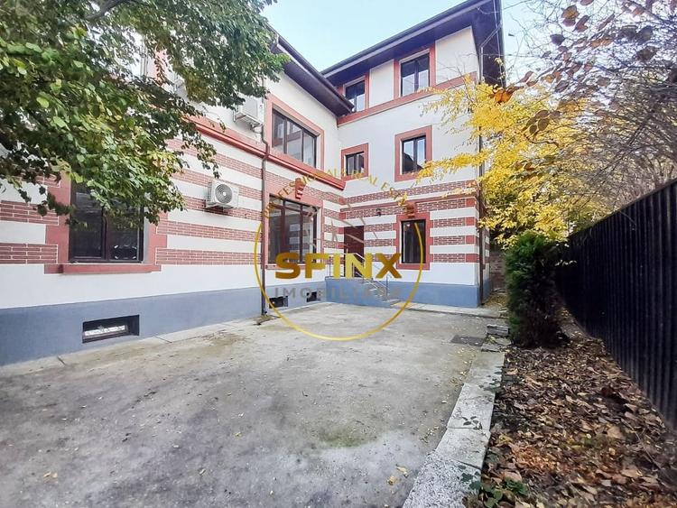 18 Camere Piata Victoriei, Spitalul Sanador - 1