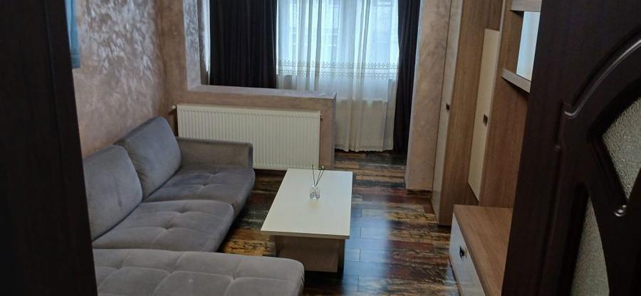 Inchiriez apartment Filiasi etaj 3.impecabil Langa scoala generala. 0769186426 - 1