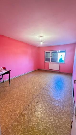 REPUBLICII zona CATEDRALEI 2camere decomandate, etaj4-acoperis! - 2