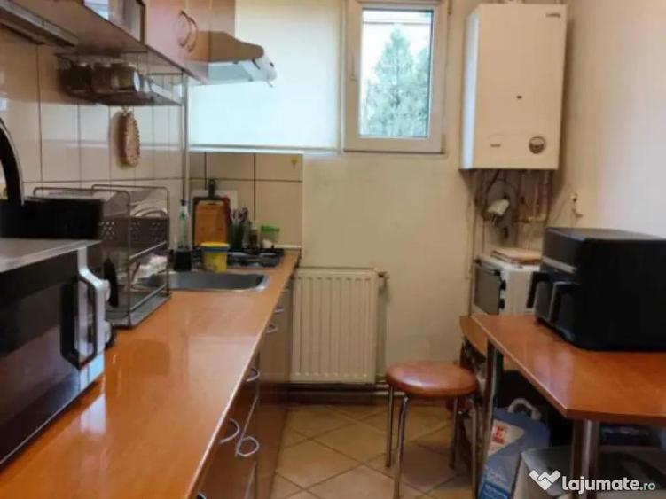 Apartament 3 camere, semidecomandat - zona Astra - 3