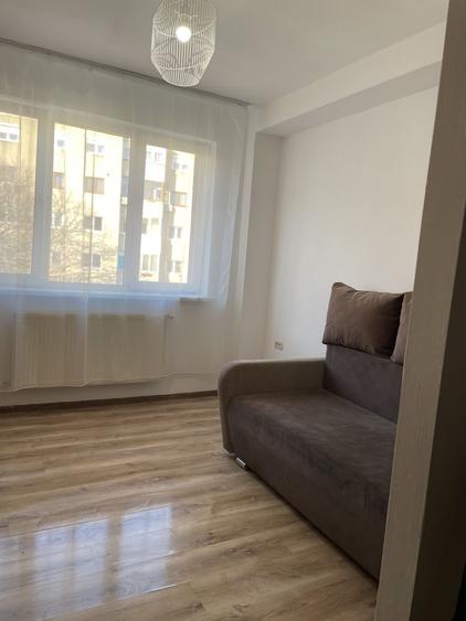 Inchiriez garsoniera 30 mp zona uta - 6