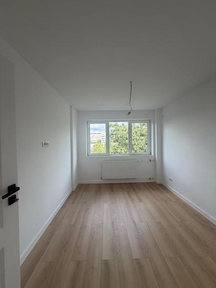 Apartament cu 2 camere decomandat în Baba Novac