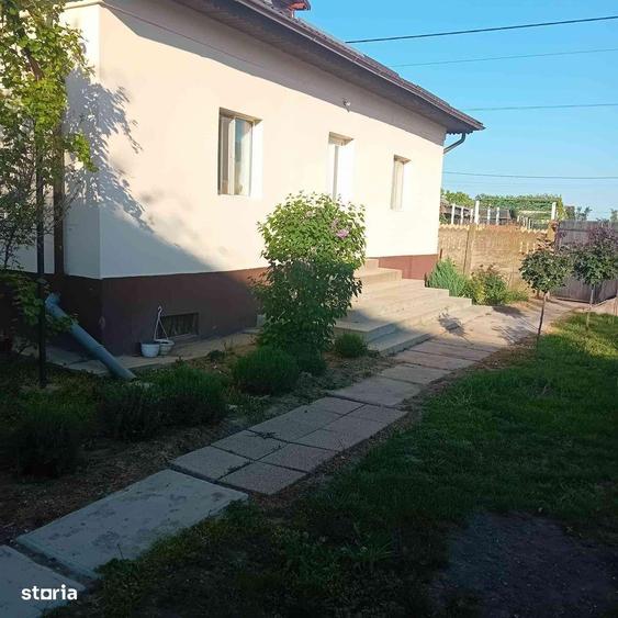 Albesti, Simnicu de Sus- Casa batraneasca cu teren de 542 mp - 2