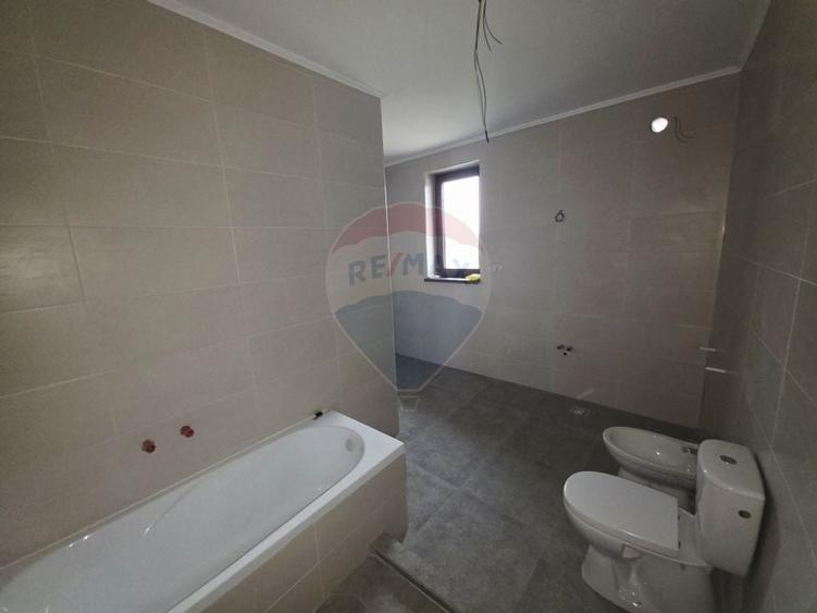 Casă cu livadă și teren generos – Girov - 8