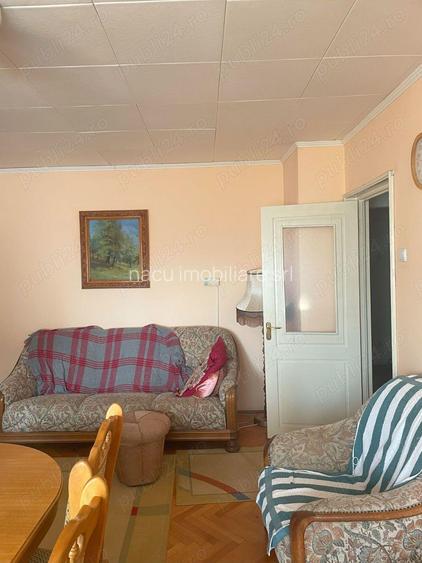 Bilascu,apartament 4 camere decomandate,2 balcoane,2 bai,dubla orientare, etaj 3,pret 128.000 euro
