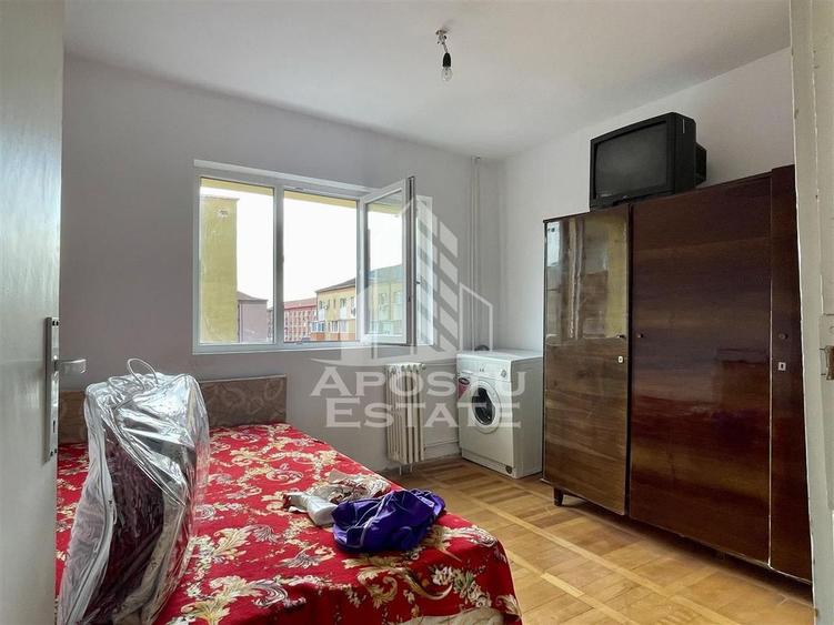 Apartament trei camere decomandat etaj intermediar - 1