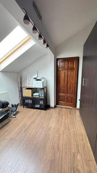 Cocheta,renovata 2024, P+M,in zona linistita de case,strada lata,teren generos - 14