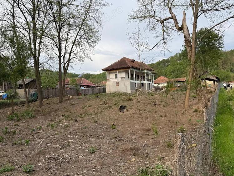 Casa de vanzare in Sardene?ti,Bala, jud. Mehedin?i teren + utilita?i, CF la zi tel: in anunt - 2