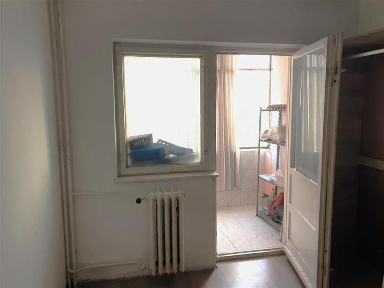 Apartament cu 3 camere Velenta, strada Razboieni - 5