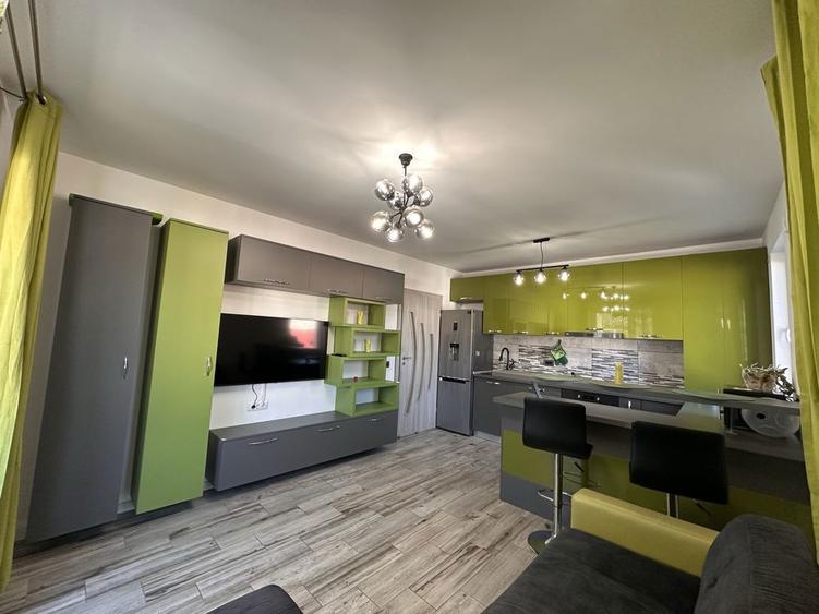 Inchiriez apartament 3 camere Rasnov - 2