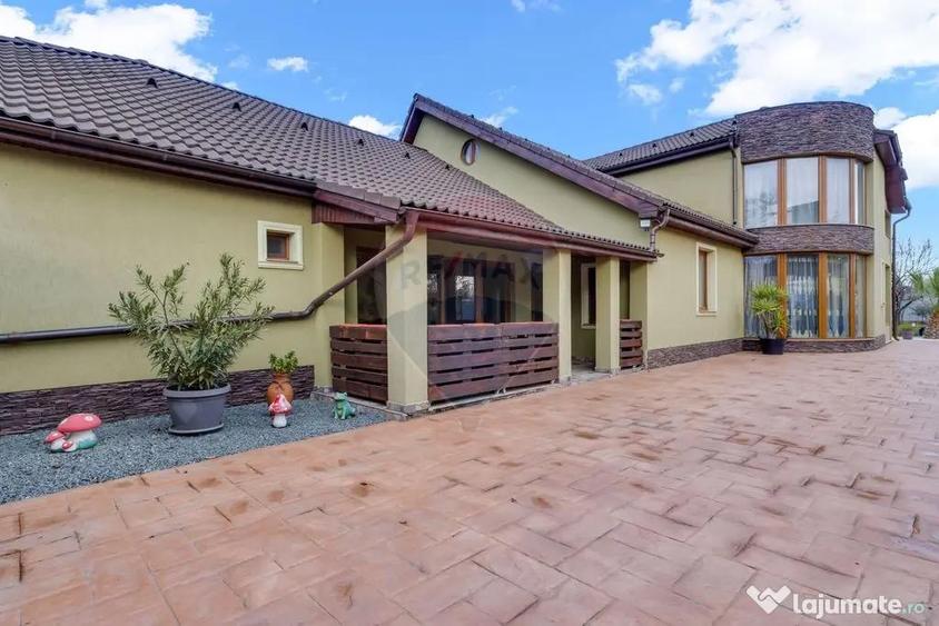 Casa noua pe colt si teren 1079 mp de vanzare in Macea,Arad - 1