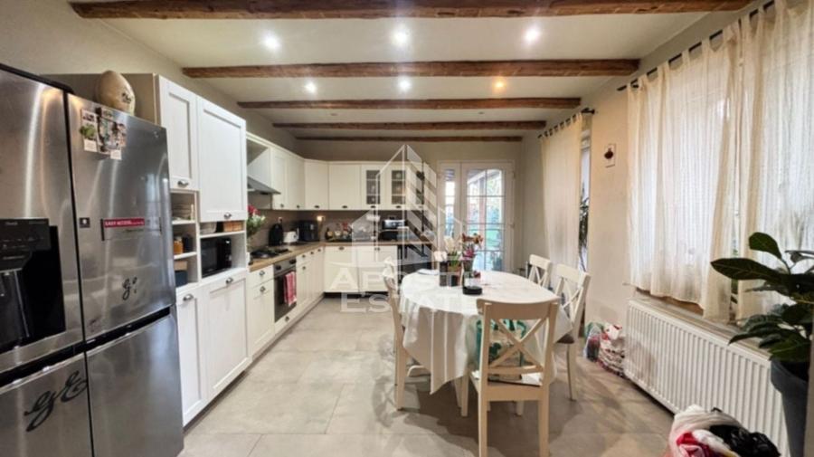 Casa individuala 4 camere, teren 477 mp, terasa 30 mp, zona Fratelia - 1