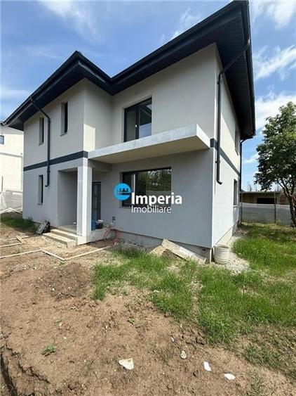 Vila, 400 mp teren,  Mega Image Valea Adanca - 1