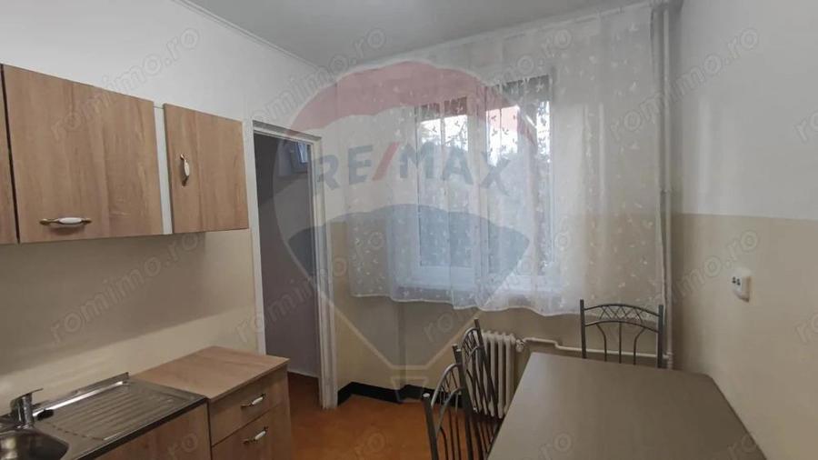 De inchiriat apartament 3 camere spatios etaj 1 Splaiul Crisanei - 19